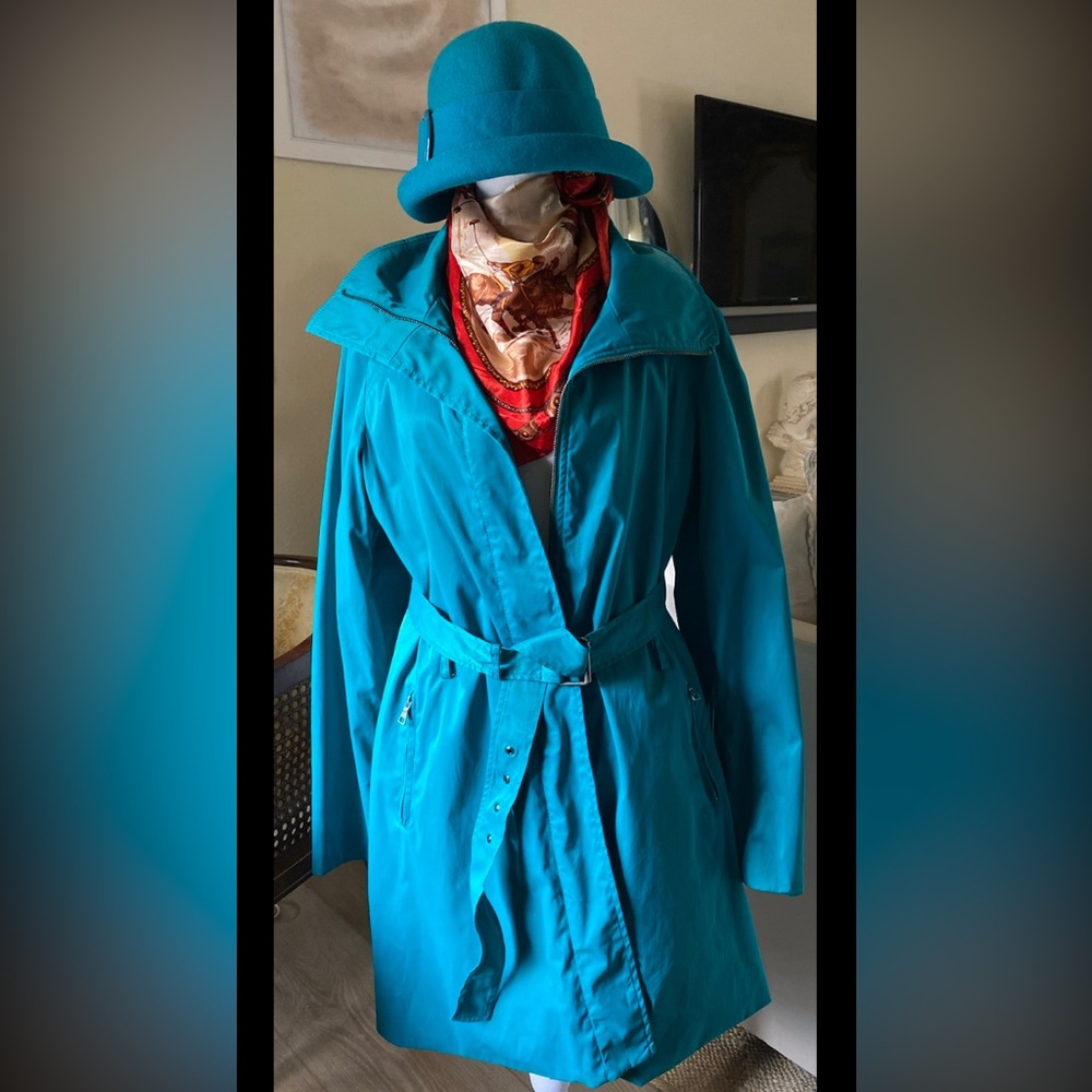 Rare Mossimo Supply Co. Vibrant Teal Blue Trench/Rain Coat beautiful liner